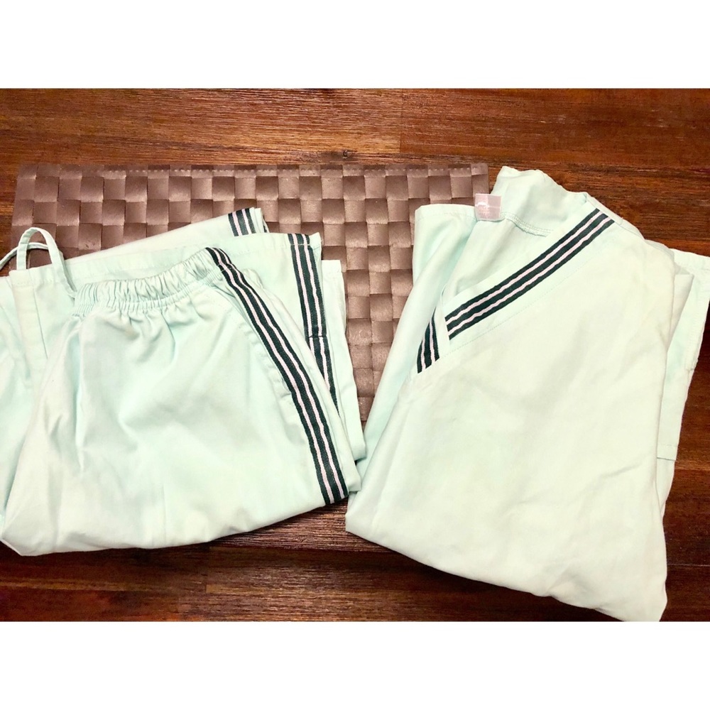 Women’s scrubs mint green Size Small - Picture 3 of 8